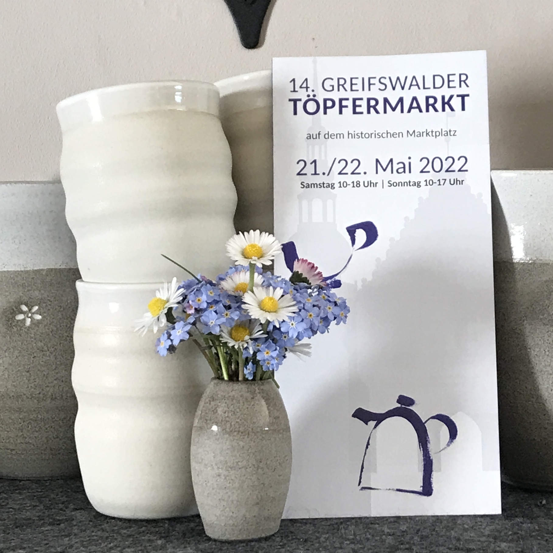  Töpfererin in Greifswald - Keramik in Greifswald – Töpferwerkstatt Illustration 